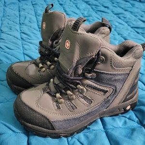 Boys 1 Swiss gear boot gray and navy